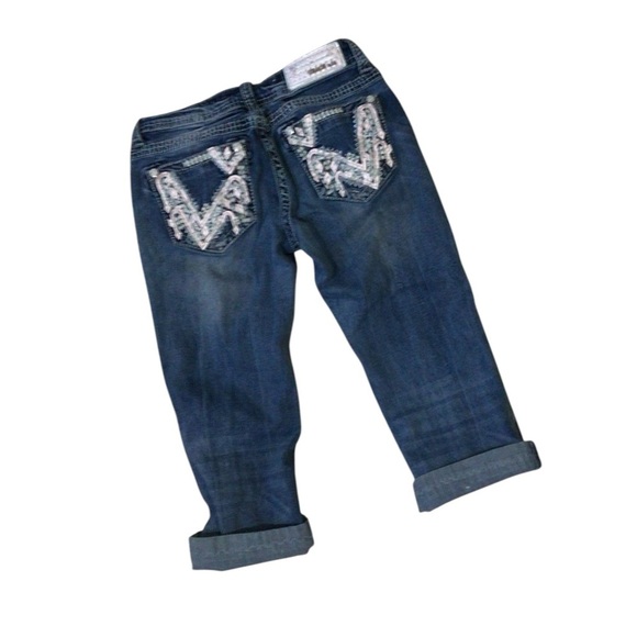 Blue Cropped Capris Jeans with Vintage Wash - Picture 2 of 4